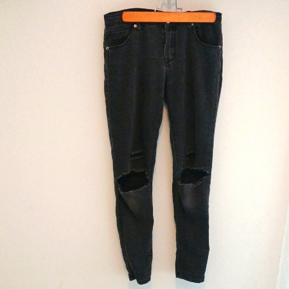 Black Distressed Women's Jeans